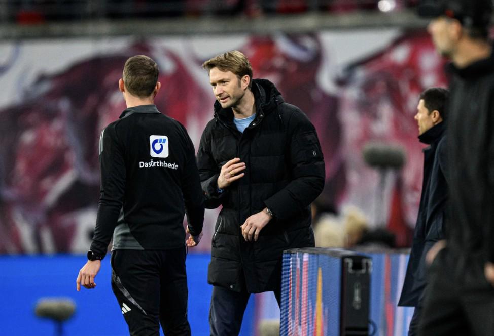 FB体育-关于勒沃库森联队主力罗尔受伤下场的信息