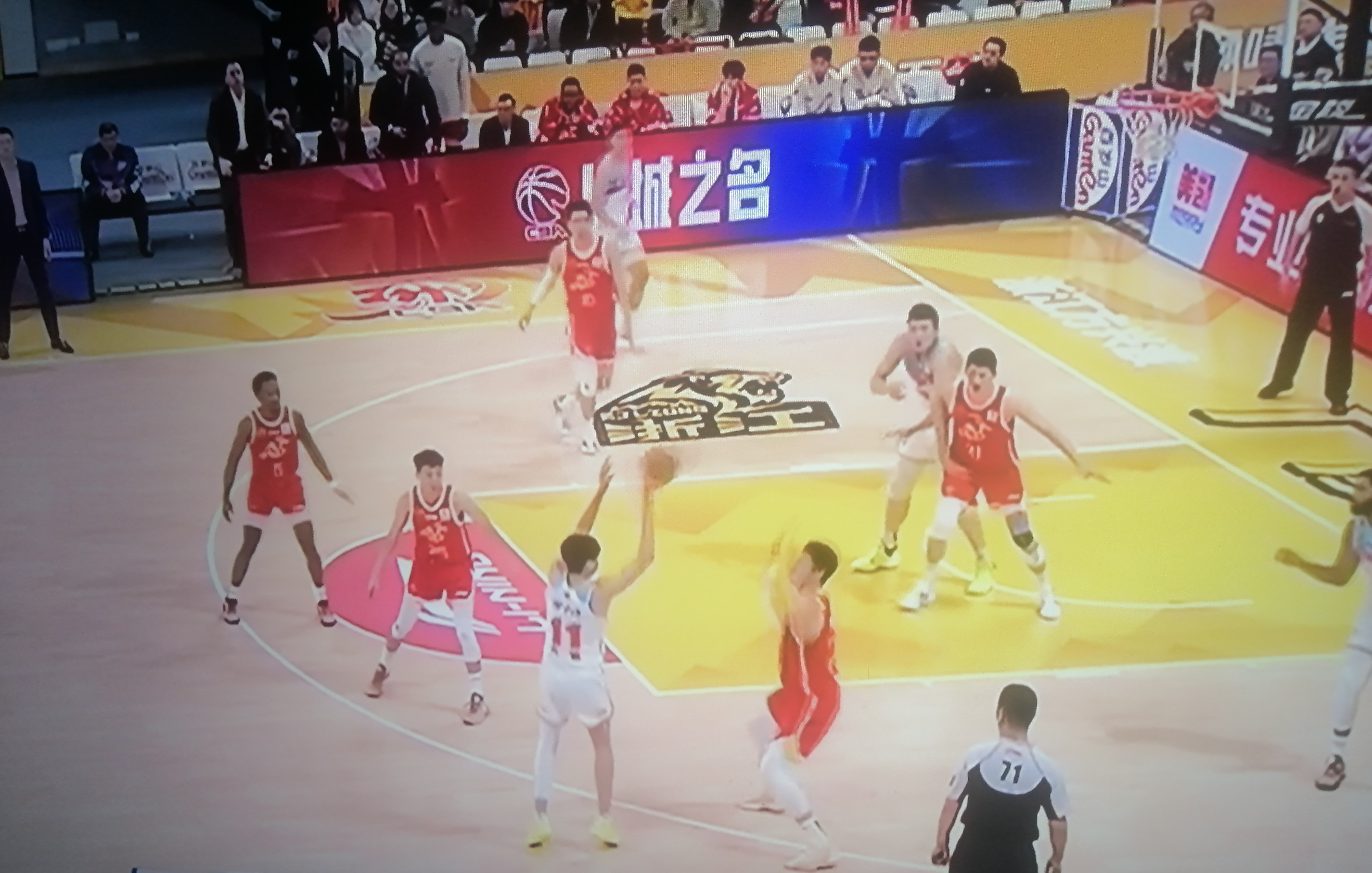 争冠热门山东队连胜终结,遭遇强队逆转 争冠热门山东队连胜终结,遭遇强队逆转