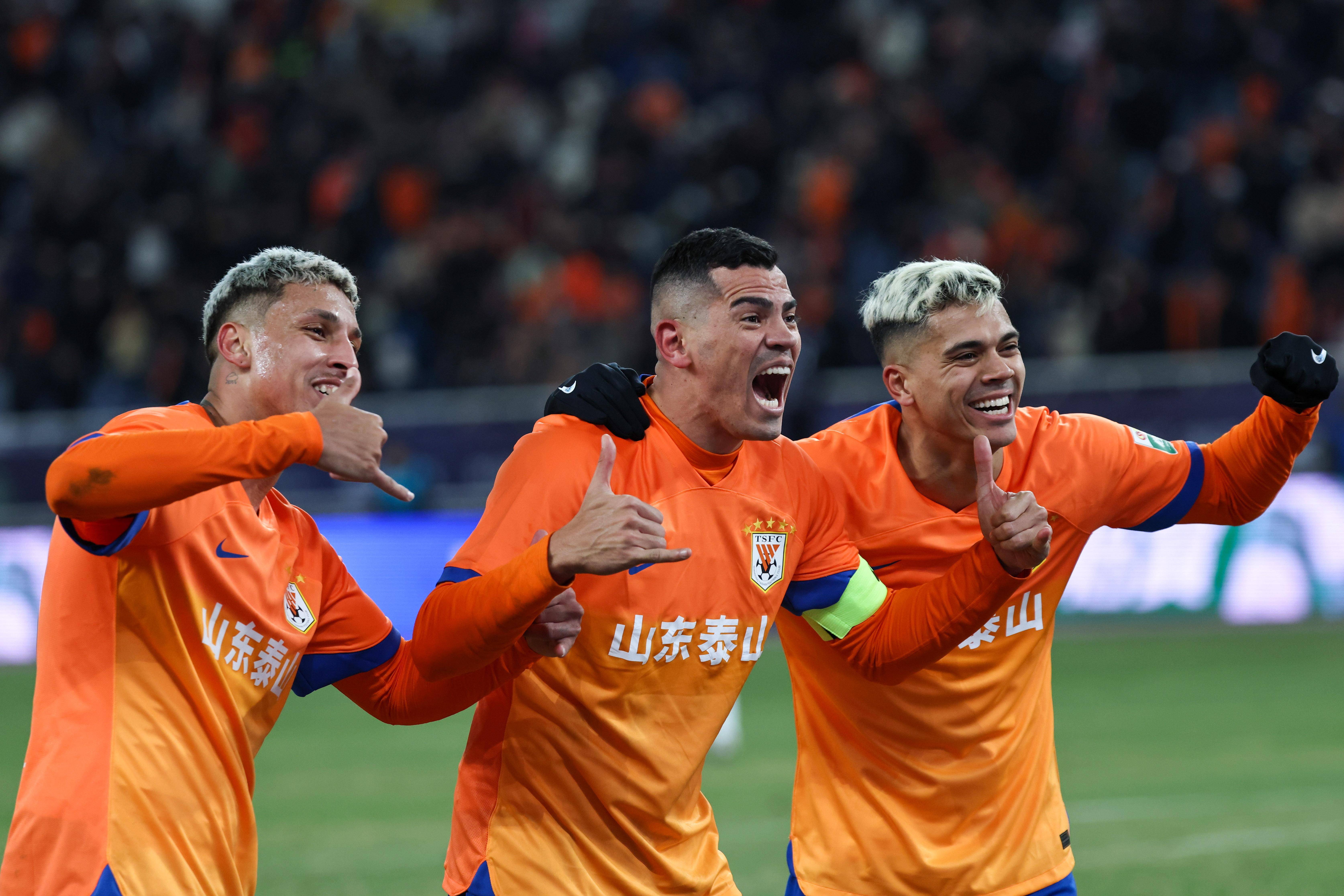 热门球队遭遇连败，排名下滑