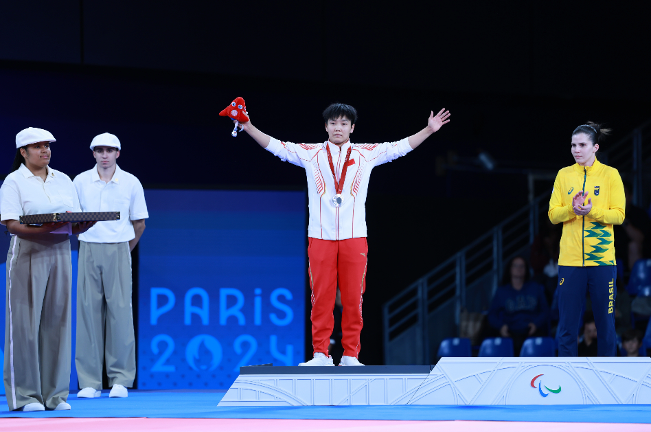 关于柔道选手再战赛场,成功晋级四强的信息 关于柔道选手再战赛场,成功晋级四强的信息