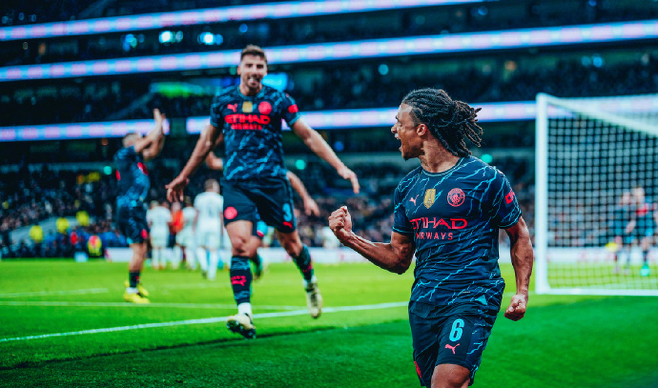 曼城客场击败热刺,继续保持领先 曼城客场击败热刺,继续保持领先