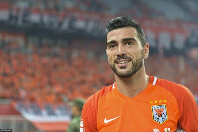 鲁能前锋佩莱犹豫不决,需提高射门效率 鲁能前锋佩莱犹豫不决,需提高射门效率