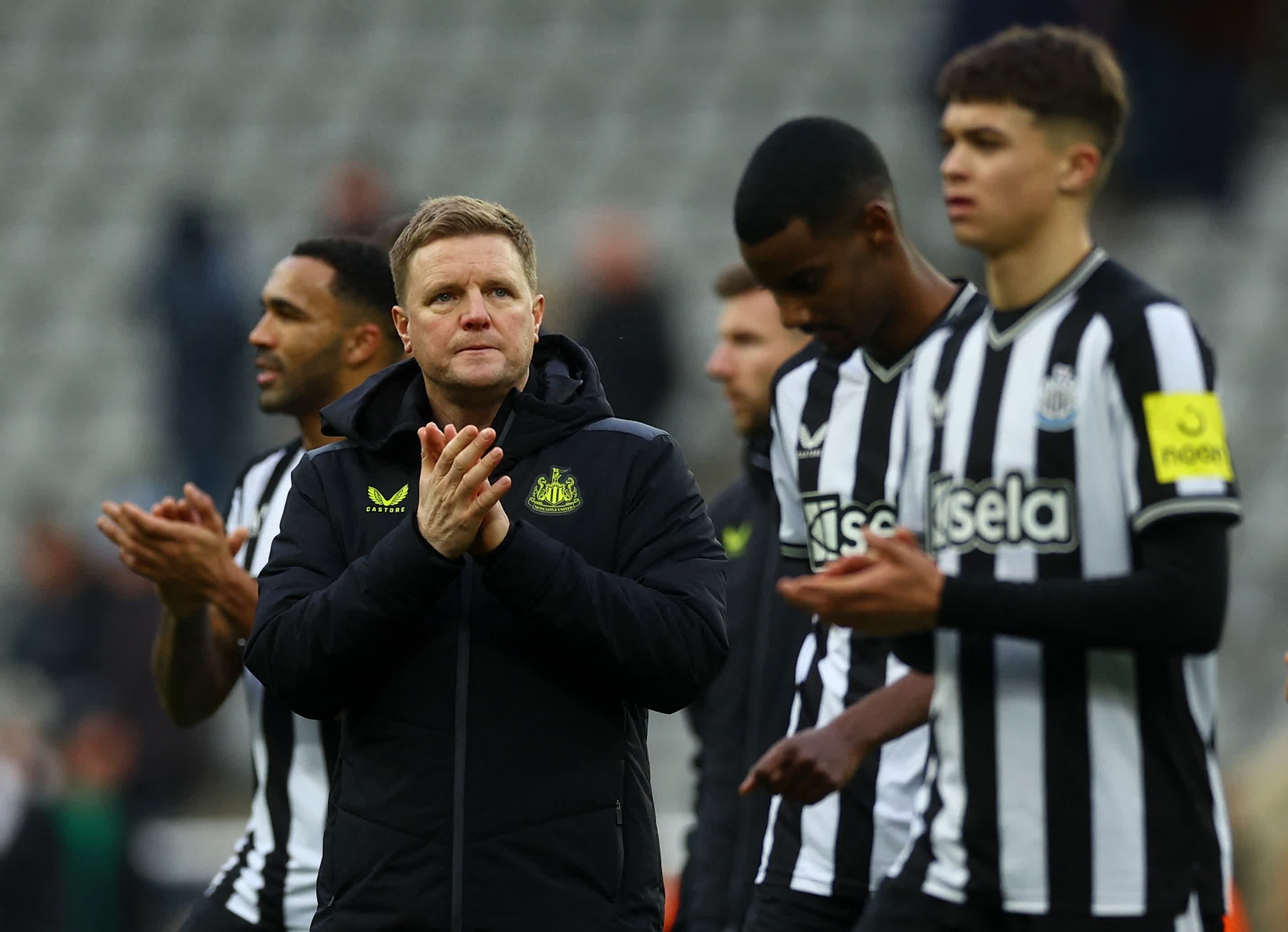 曼联客场逆转伯恩茅斯，重返欧冠圈