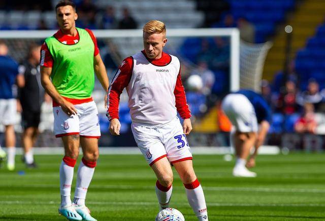 卡昂客场惨败昂热,遭遇沉重打击的简单介绍 卡昂客场惨败昂热,遭遇沉重打击的简单介绍