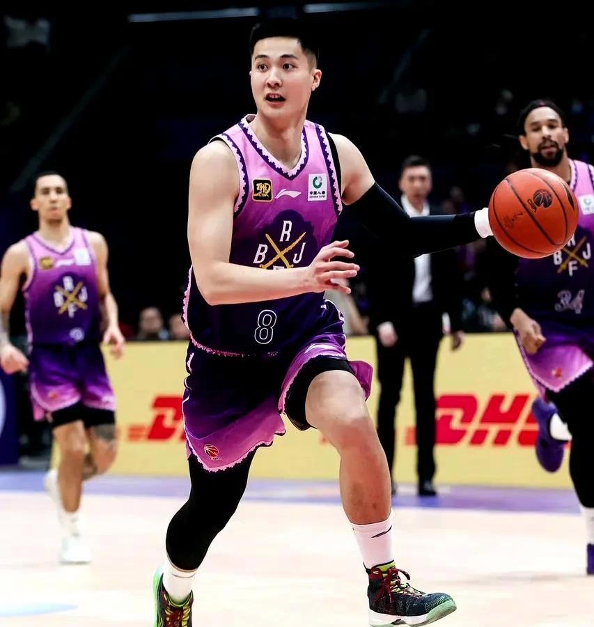 CBA联赛新政策出台,球队备战迎接挑战 CBA联赛新政策出台,球队备战迎接挑战