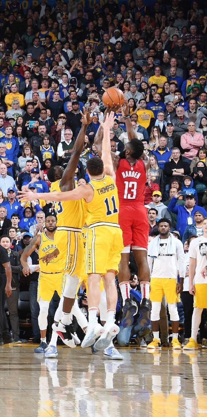 火箭逆转击败对手,哈登表现稳定 火箭逆转击败对手,哈登表现稳定