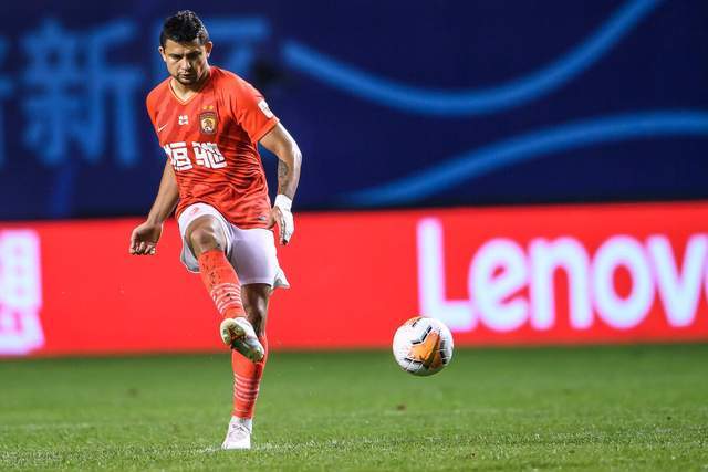 苏宁战平建业,保持不败纪录延续 苏宁战平建业,保持不败纪录延续