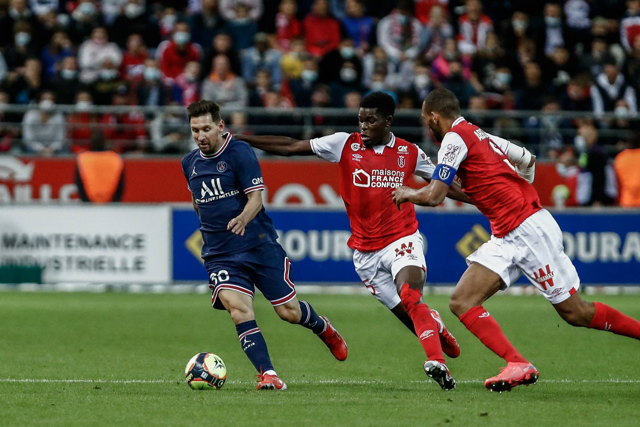 梅斯队主场逆转雷恩,球迷沸腾的简单介绍 梅斯队主场逆转雷恩,球迷沸腾的简单介绍