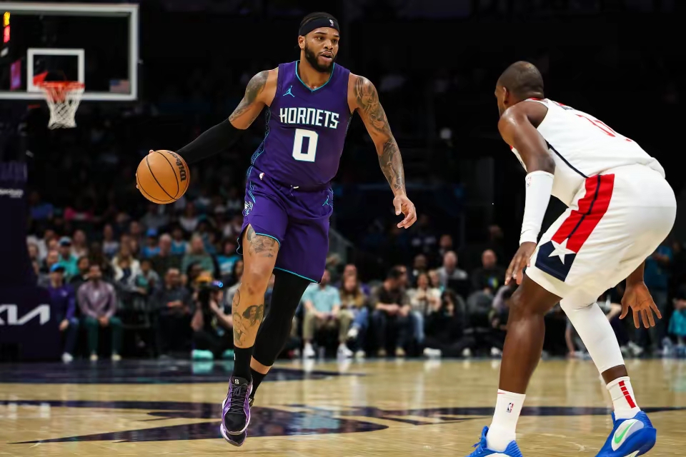 步行者冷门落败,客场不敌黄蜂 步行者冷门落败,客场不敌黄蜂