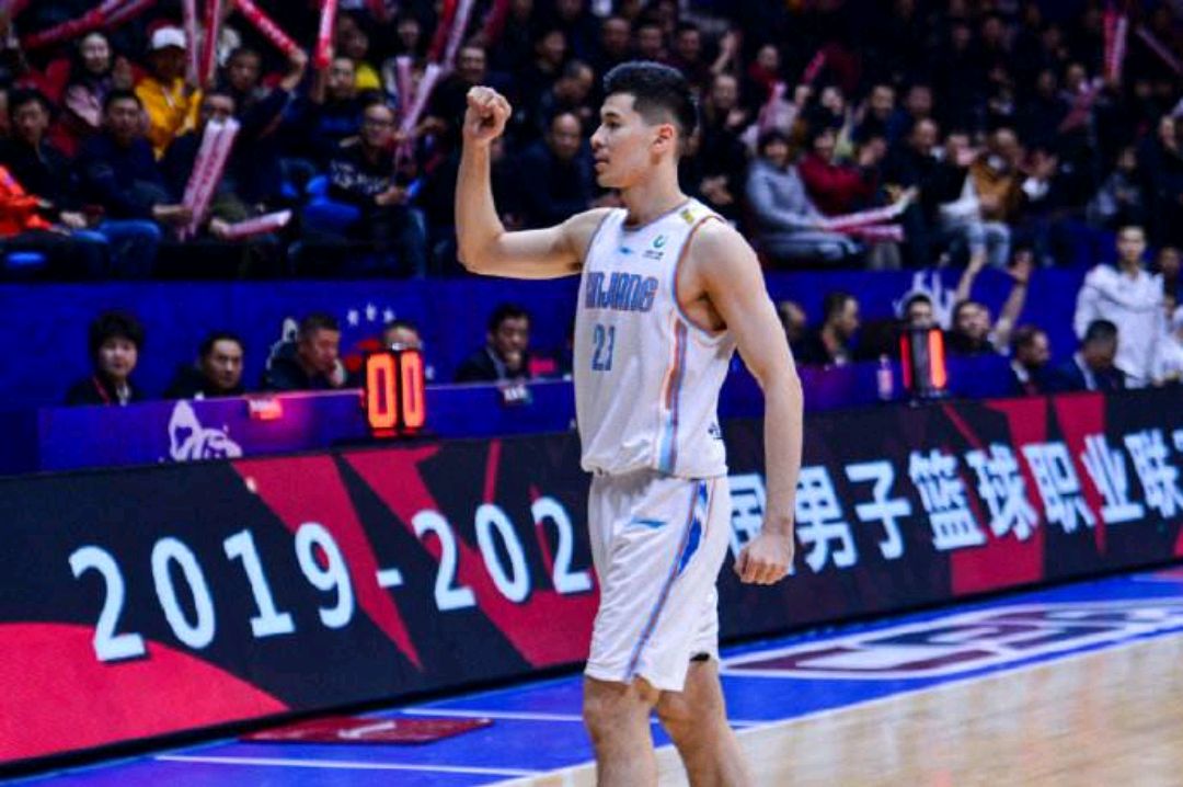 甘肃男篮实力横扫,势不可挡 甘肃男篮实力横扫,势不可挡