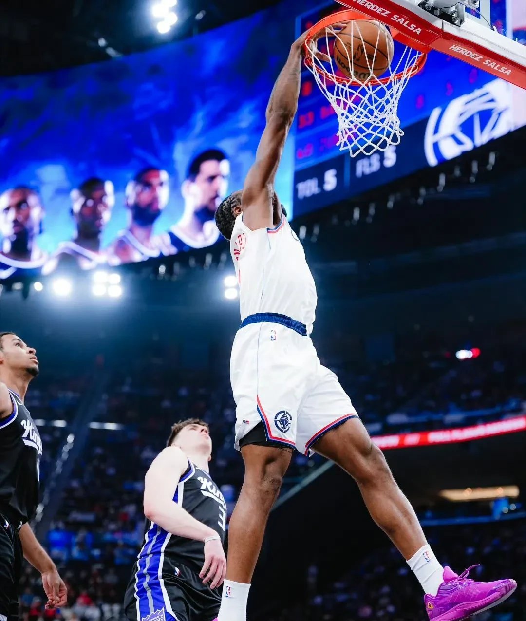 快船队擒下主要对手实现领先 快船队擒下主要对手实现领先