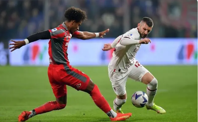 关于卫冕冠军利尔客场逼平里昂,保住榜首位置的信息 关于卫冕冠军利尔客场逼平里昂,保住榜首位置的信息