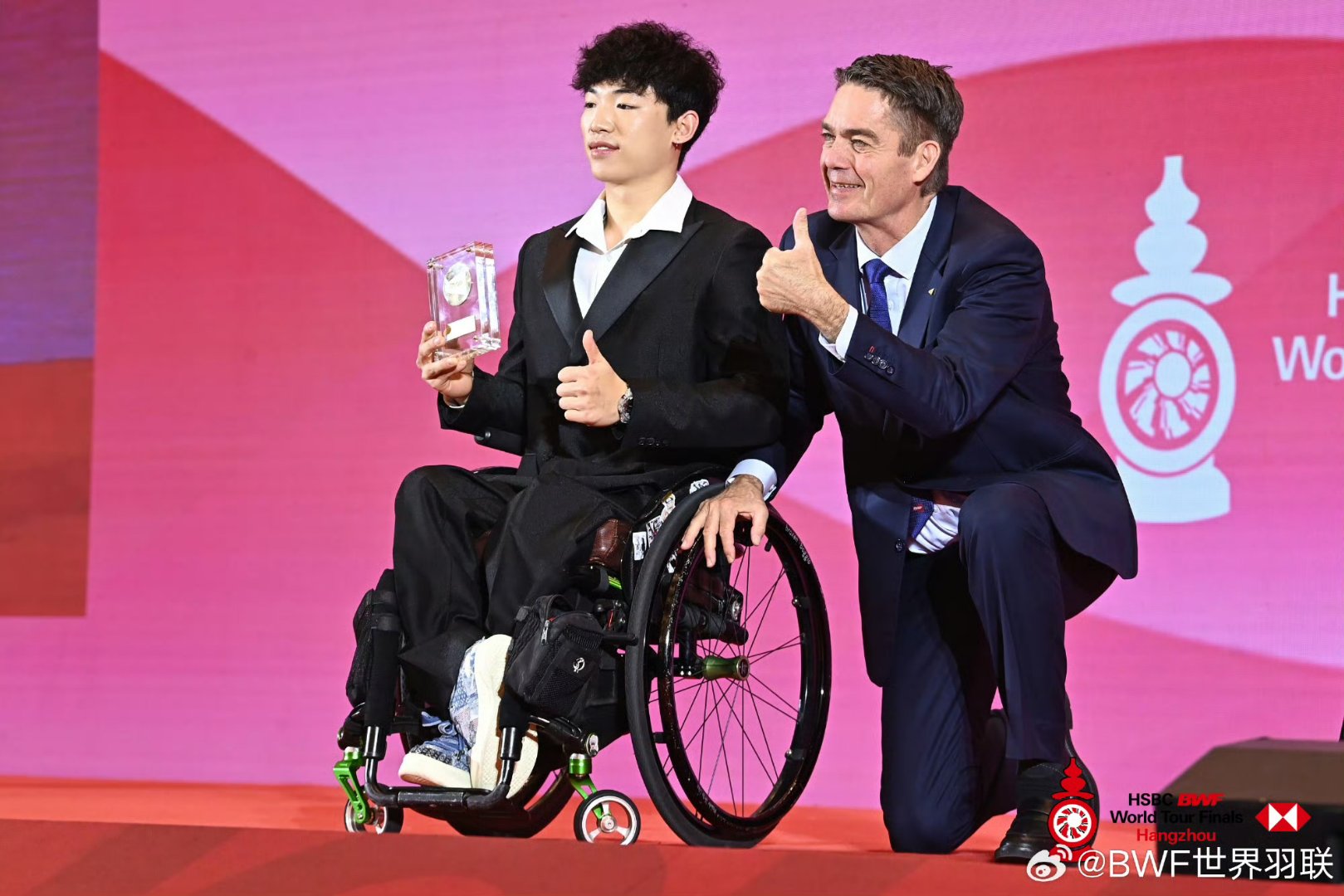 FB体育-运动员实力尽显，精彩比拼引人关注的简单介绍