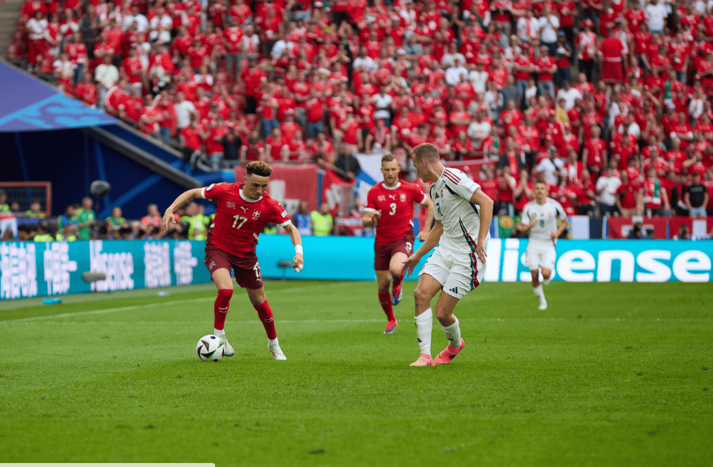 瑞士主场战平保加利亚,晋级前景暗淡 瑞士主场战平保加利亚,晋级前景暗淡