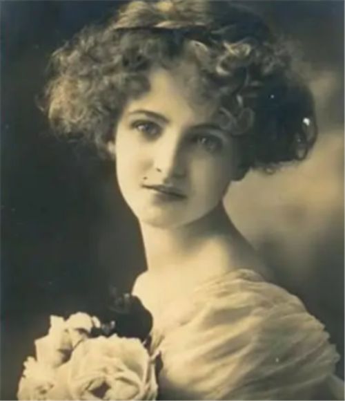 南特遭遇失利,法国联赛身处泥沼难以脱身 南特遭遇失利,法国联赛身处泥沼难以脱身