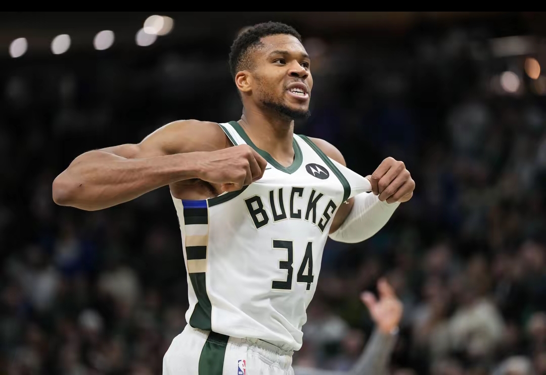 雄鹿客场大胜马刺，字母哥独揽30+11的简单介绍