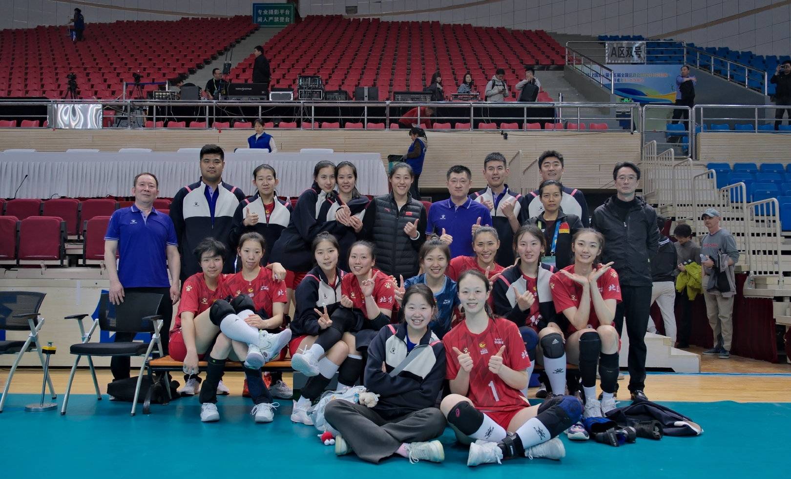 意大利运动员高佑思夺得冠军,在赛场上闪耀光芒 意大利运动员高佑思夺得冠军,在赛场上闪耀光芒