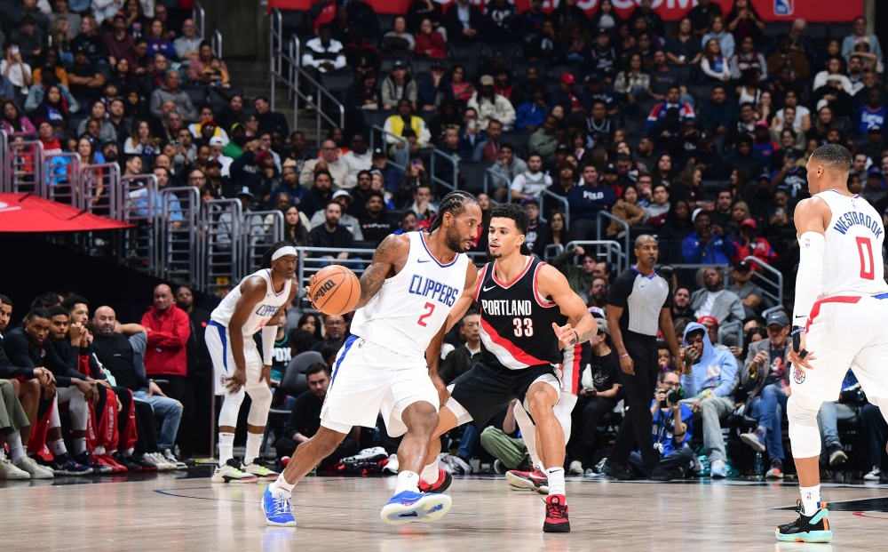 FB体育注册网址-开拓者守住主场，战胜快船取得胜利