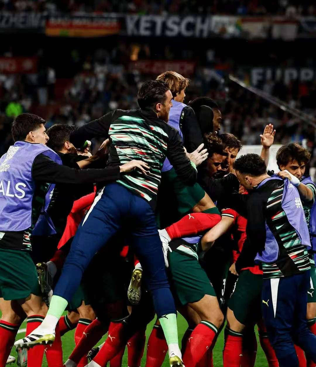 FB体育注册网址-德国国家队在欧预赛中紧咬对手