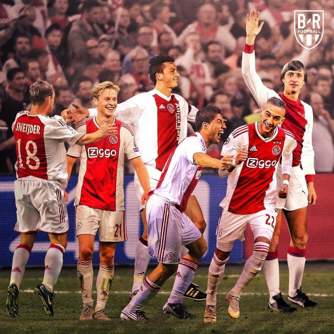 阿贾克斯球员展现团结,击败对手 阿贾克斯球员展现团结,击败对手