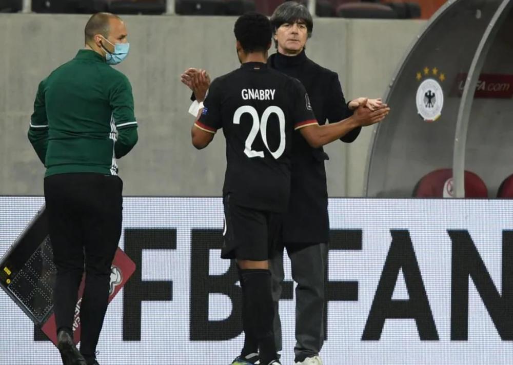 法国队在客场大胜列支敦士登队,领跑积分榜 法国队在客场大胜列支敦士登队,领跑积分榜