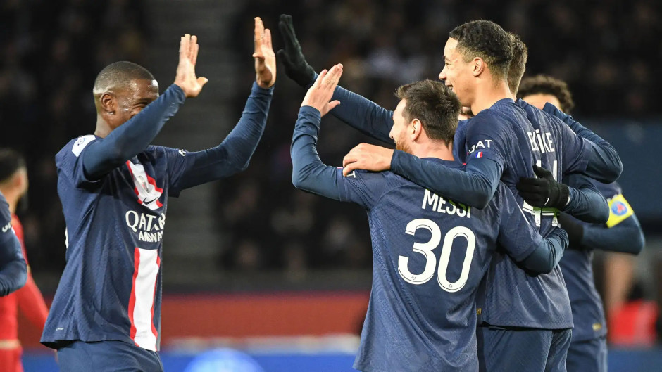 FB体育下载-巴黎圣日耳曼遭遇惨败，连胜终结