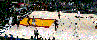 诺维奇客场负于对手,惨遭横扫 诺维奇客场负于对手,惨遭横扫