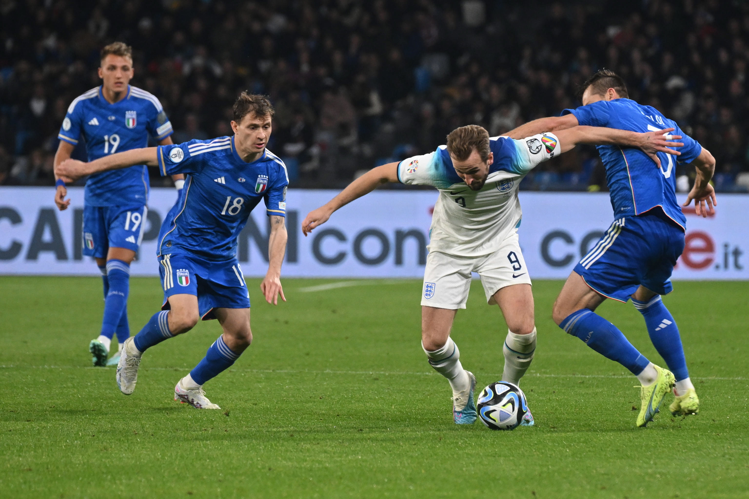 英格兰队成功进入欧预赛淘汰赛 英格兰队成功进入欧预赛淘汰赛