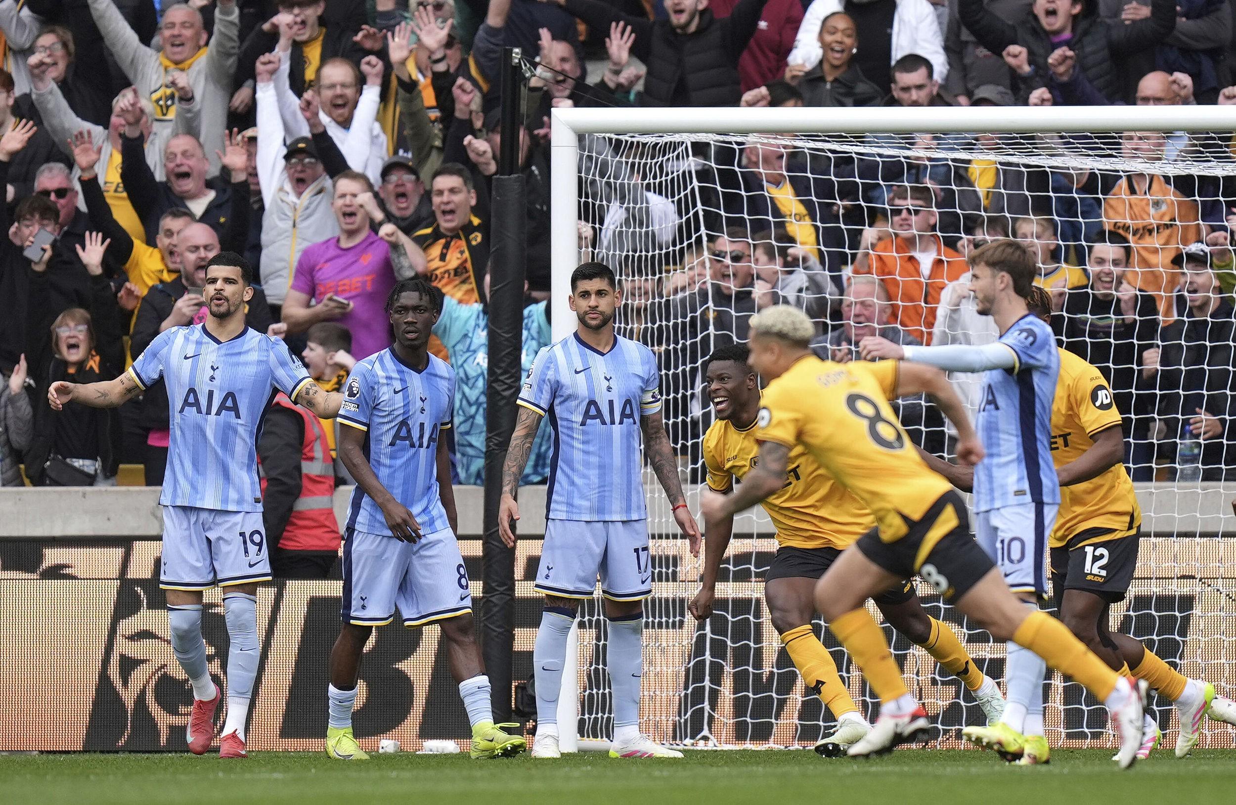 关于南安普敦客场逆转莱斯特城，夺得宝贵三分的信息