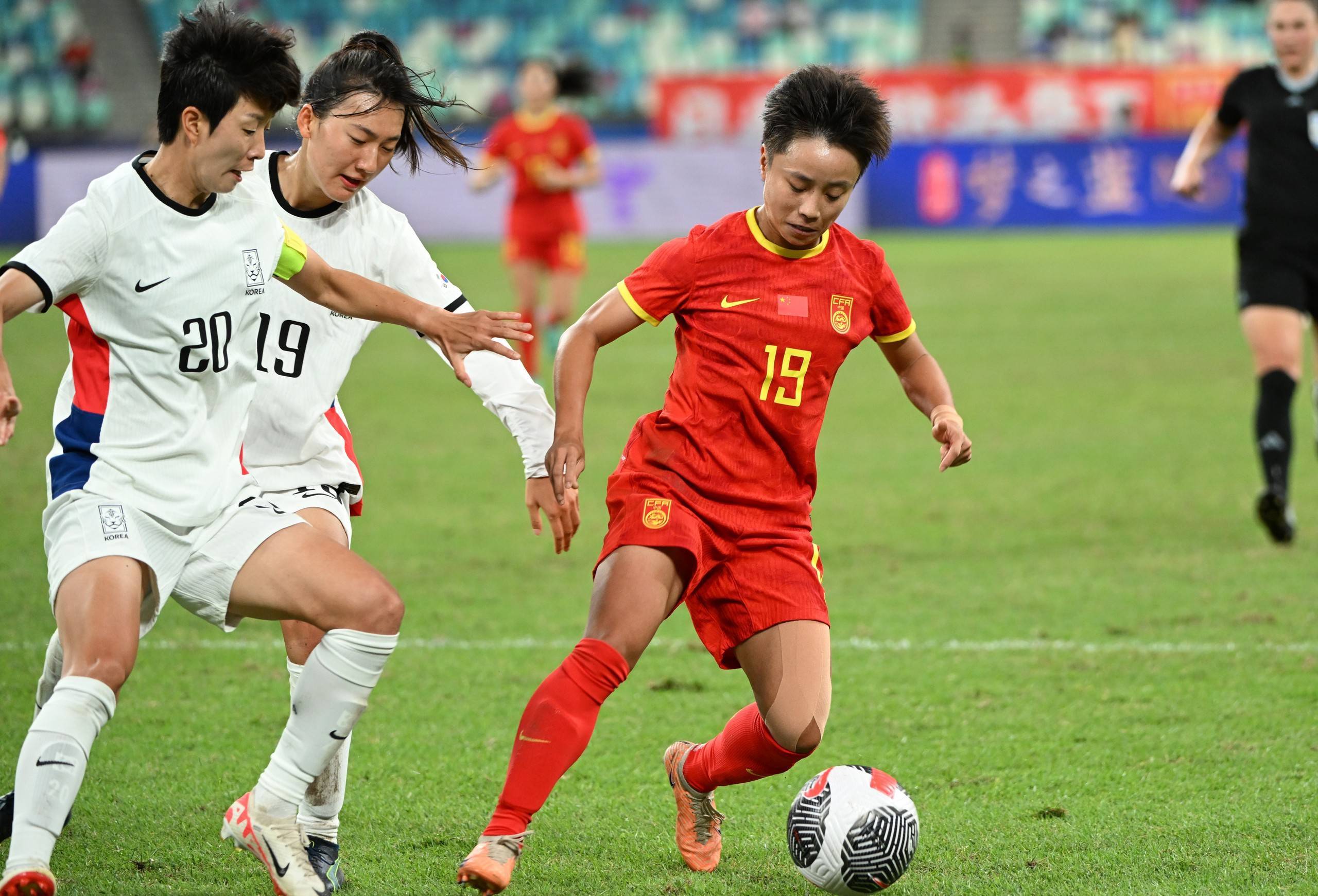 阿尔及利亚女足队在比赛中遇到瓶颈,需调整战术的简单介绍 阿尔及利亚女足队在比赛中遇到瓶颈,需调整战术的简单介绍