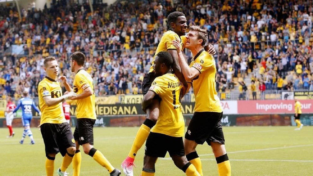 巴黎FC势如破竹,登顶法甲赛场 巴黎FC势如破竹,登顶法甲赛场