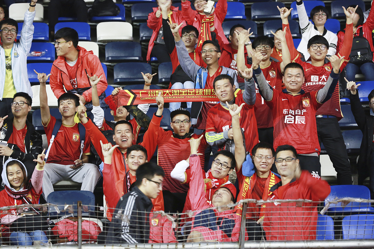 球员们在比赛中展现出色表现 球员们在比赛中展现出色表现