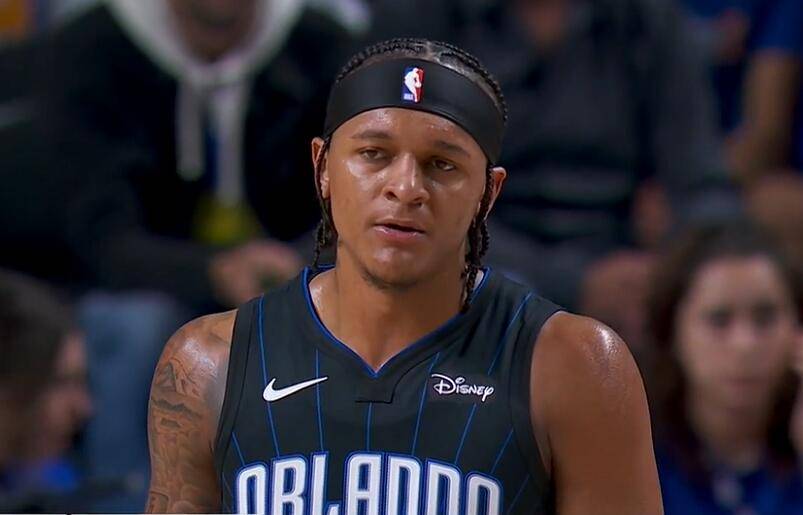 沃尔领衔魔术，勇夺常规赛首胜，灰熊四连败