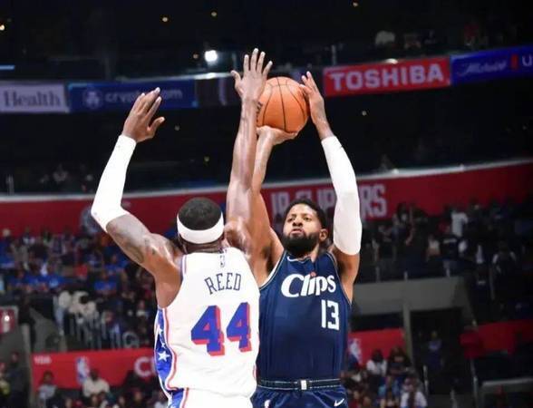 老鹰硬战快船遭遇两连败 老鹰硬战快船遭遇两连败