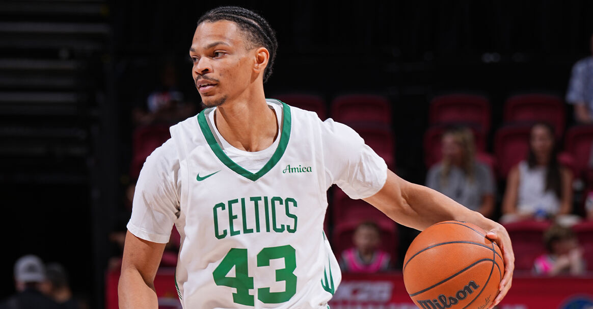 凯尔特人大胜老鹰,继续稳居东部前列 凯尔特人大胜老鹰,继续稳居东部前列