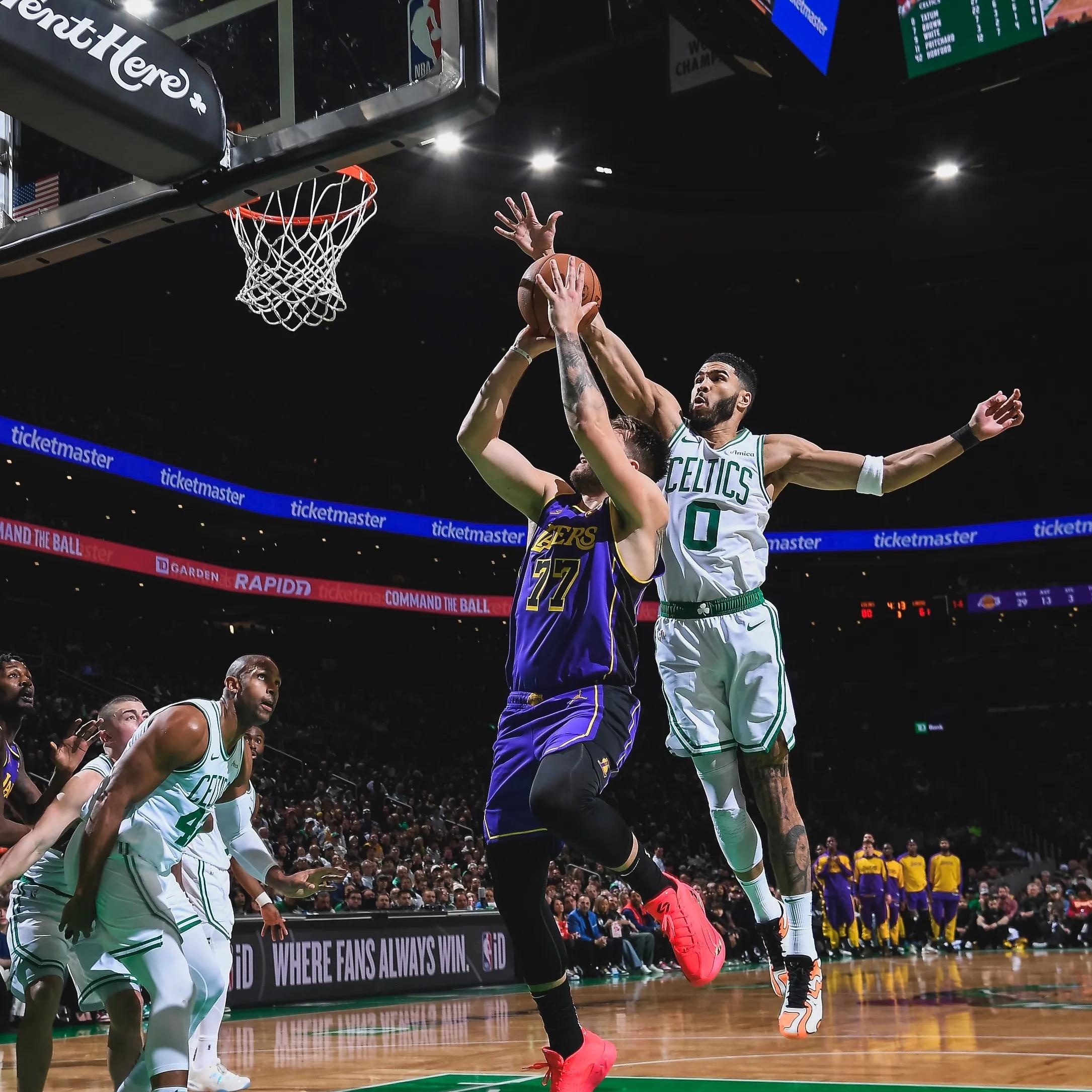 凯尔特人主场击败开拓者,保持不败 凯尔特人主场击败开拓者,保持不败